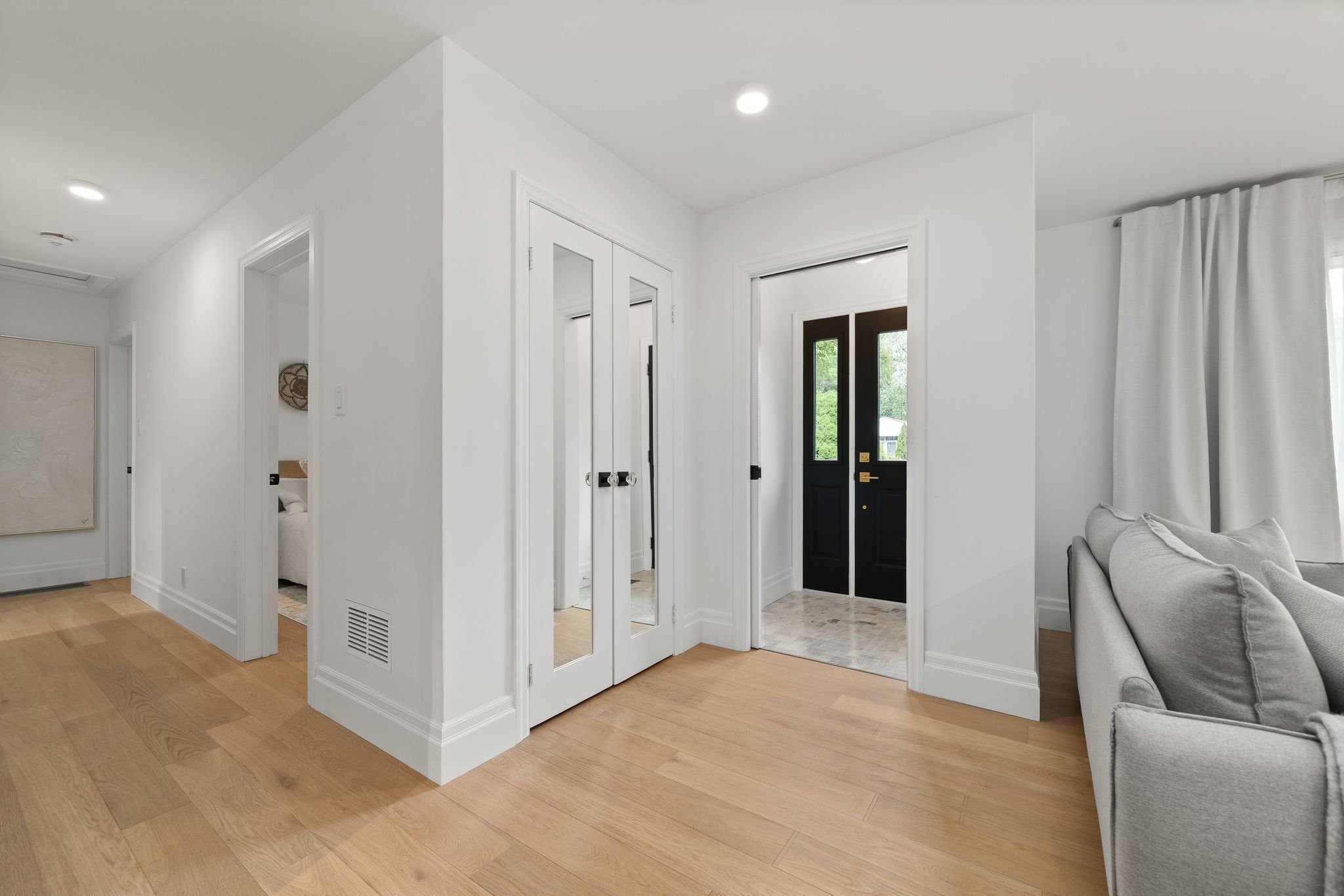 10-17 Princess Dr Carrying Place, ON.jpg