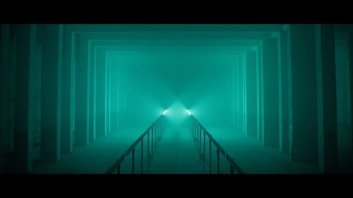 m e m o r 

Experimenting with the interaction between a technological entity and a person as a way to create a dialogue in a conceptual film. This audiovisual interplay revolves around the theme of memory fragmentation. How do we distinguish real me