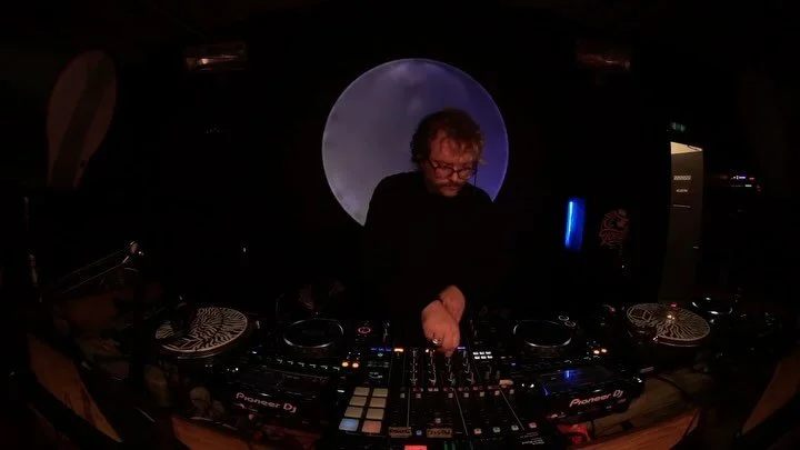 Radio Radio @rrfm.fm 
full set online on YouTube (link in bio)

Slide 1 - 7, Unreleased - ENEQUIST

Slide 8, Unreleased - ENEQUIST &amp; @sama_mxmn 

Slide 9/10, Unreleased - ENEQUIST &amp; @mirella.kroes 

Thanks for the invite @mirella.kroes 💫 ❤️&