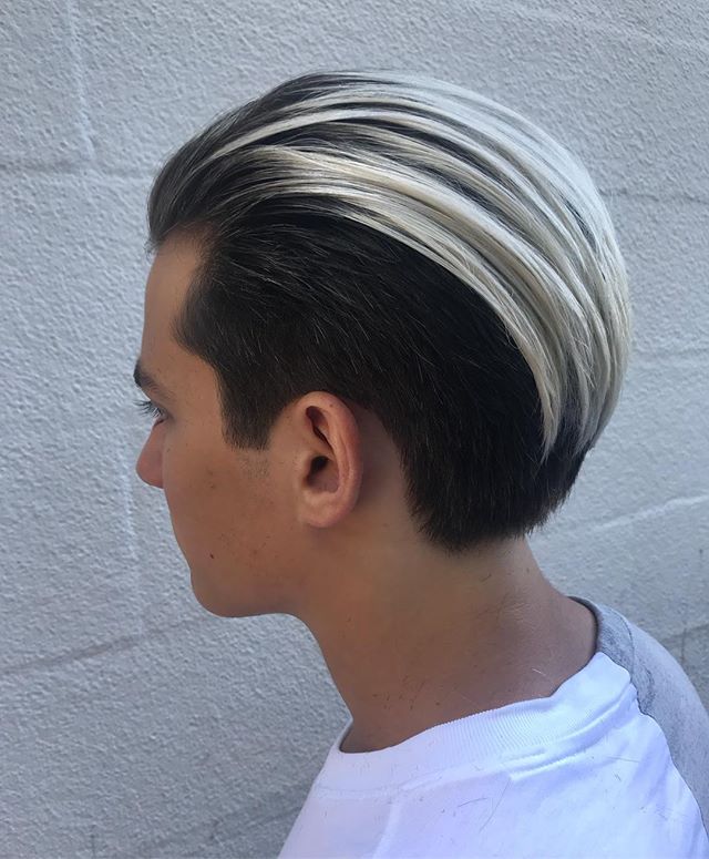 Cut by @noahjamescuts // color by @fearlessblend #mizutani #igk #modernsalon #haircut #hair #menshair #color #newyorkhair #nyc #wedocoolshit #behindthechair #sickback #undercut #longislandhairstylist #barber #barbershopconnect #ny #nyhair