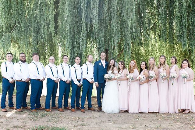 Officially the biggest bridal party we&rsquo;ve ever taken photos of ❤️ #partyof16 🙌🏻👌🏻
.
.
.
.
.
#melissaenaultphotography #sacramentoweddings #sacramentoweddingphotographer #theknot #wolfeheightseventcenter #vacavilleweddingphotographer #fairfi