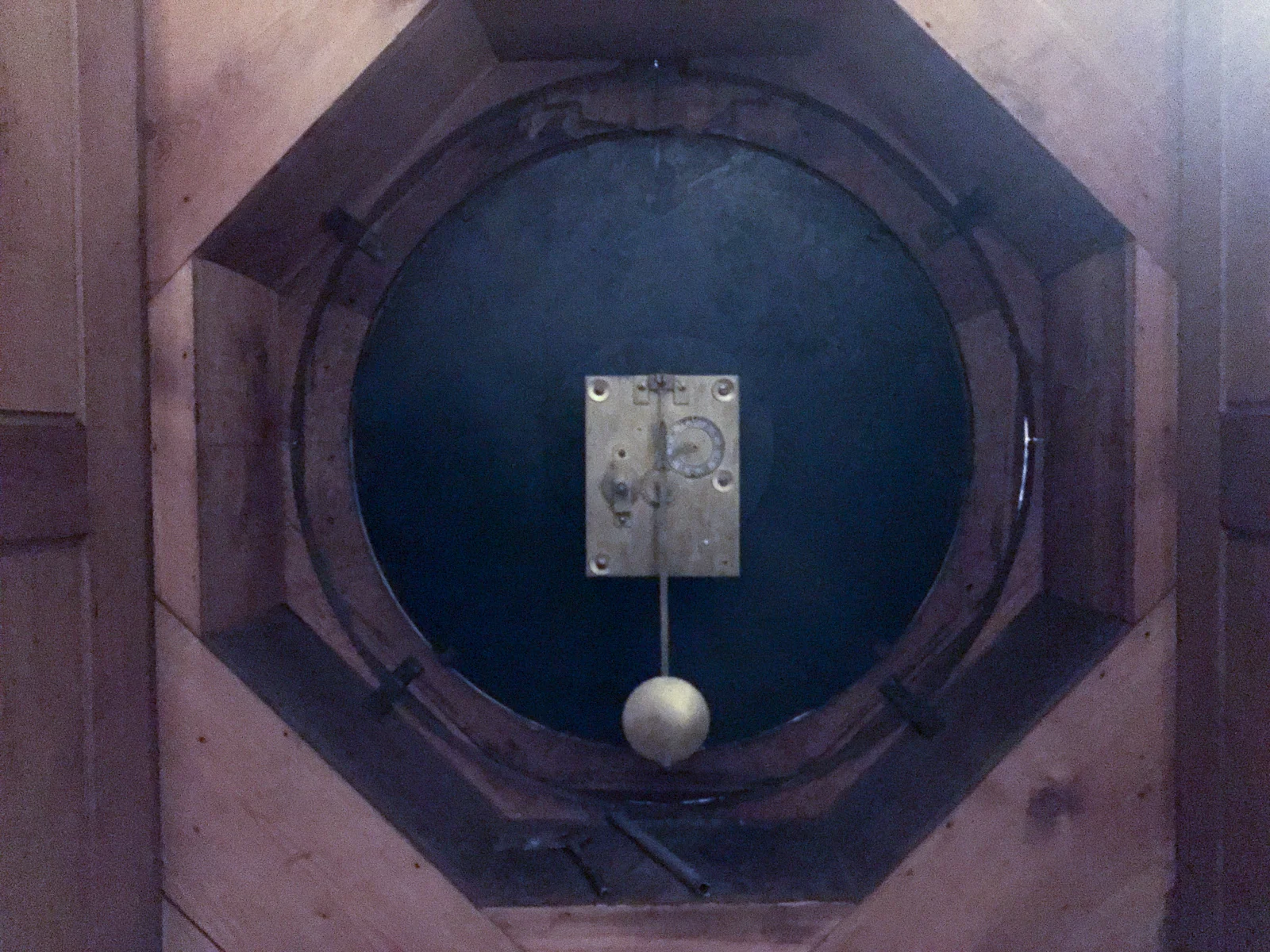 Coal Exchange, Cardiff Bay - photography from inside the abandoned building