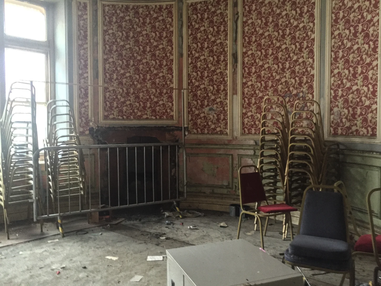 Coal Exchange, Cardiff Bay - photography from inside the abandoned building