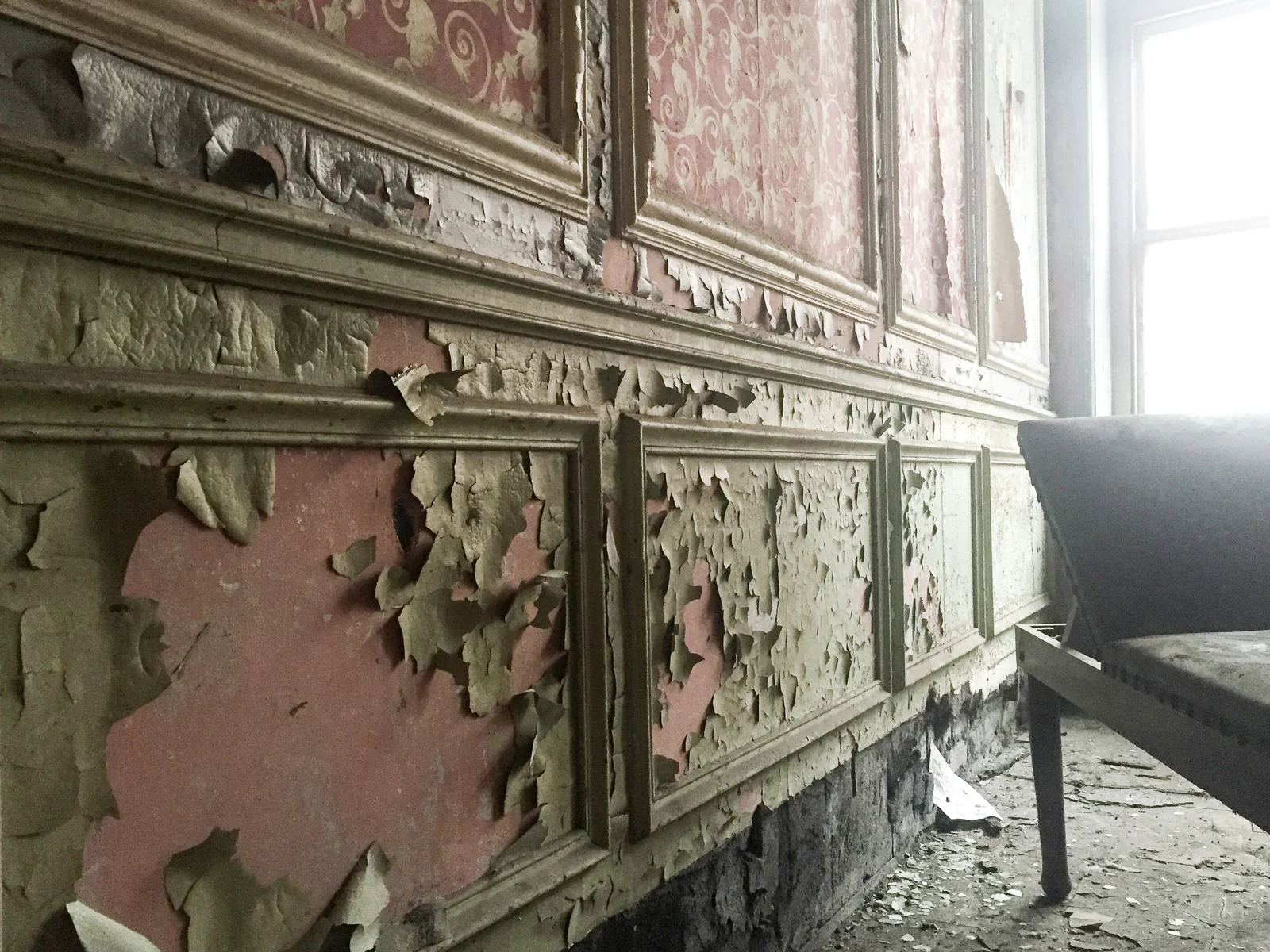 Coal Exchange, Cardiff Bay - photography from inside the abandoned building