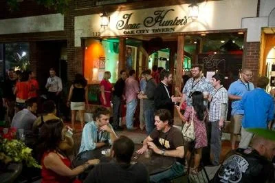 2014 : Isaac Hunter's Tavern Closes... for now