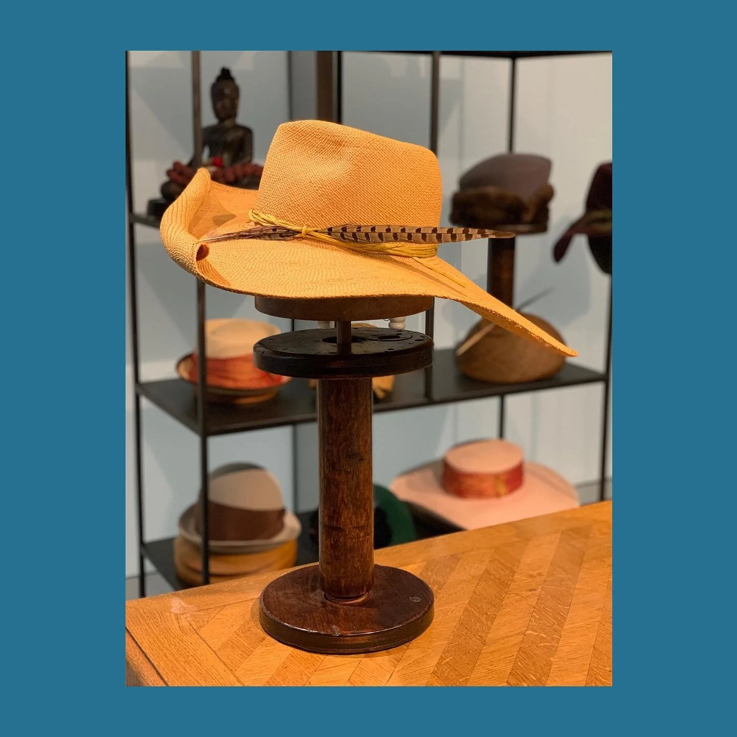 #stillsummer #shadeinstyle 🌞🟠🪶

#saffronmillinery #milliner #hatter #designer #fashion #accessories #womenswear #menswear #panamahat #couturehats