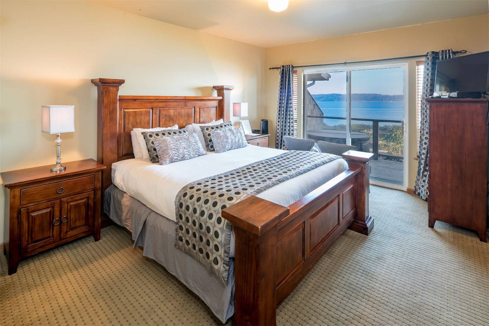 1054 SW Camano Dr, Camano Island - Helen Pederslie (5).jpg