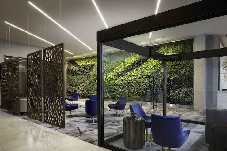 5_MatchLine-Design-Group_Embassy-Suites-Amarillo_Living-Wall_Robert-Benson.jpg