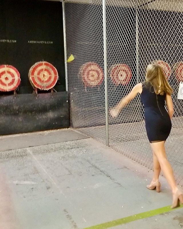 Check out Jennifer throwing an ax in a dress and HEEEEEEELS! Ginger Rogers could say something about that. Jennifer, Kelly and Scott were bonding over axes at HD Expo in Las Vegas last week. We hope y’all had as much fun as they did!
.
#jmcglobal #hospitalityinstallers #hospitalityffe #luxurylogistics