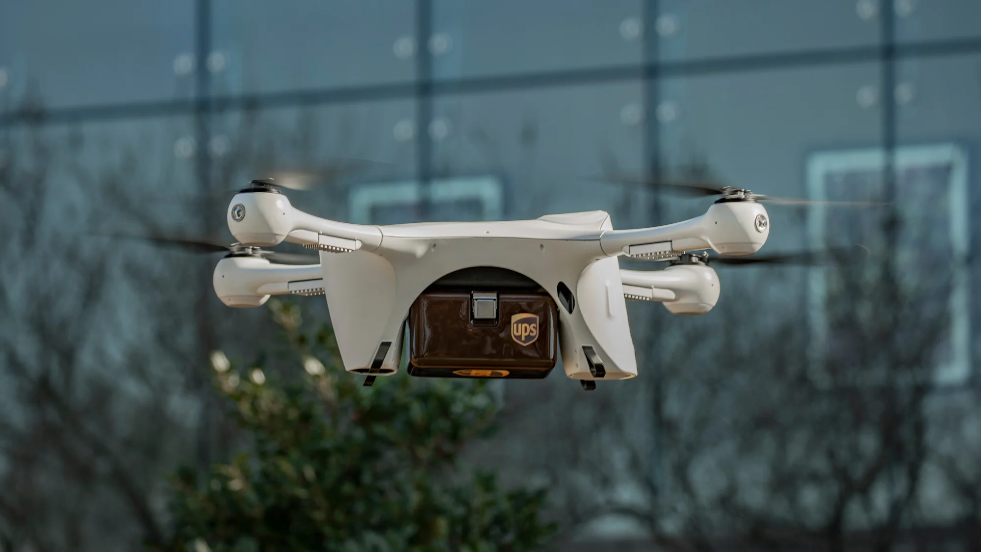 Company extends pick-up hours for next-day ground deliveries, adds global service for low-priced e-commerce shipments, expands “My Choice” U.S. platform in sweeping change to portfolio