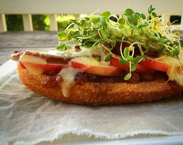 Apple Bacon Tartine