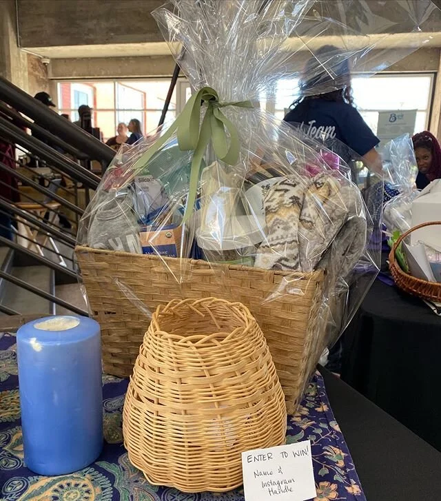 Come enter to win a postpartum basket put together by our doulas! (Special thanks to @bungerstones)! Candles, socks, sitz baths, nipple balm, and EVERYTHING ELSE! ❤️❤️