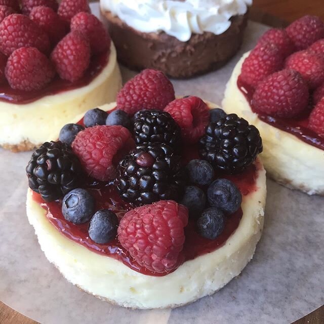 Happy Anniversary Alicia and Scott Salisbury! I hope these Mixed Berry, Raspberry and Chocolate Cheesecakes make your special day a little sweeter! #sweetsmama #sweetsmamabakery #anniversary #weddinganniversary #mixedberry #raspberry #chocolate #chee