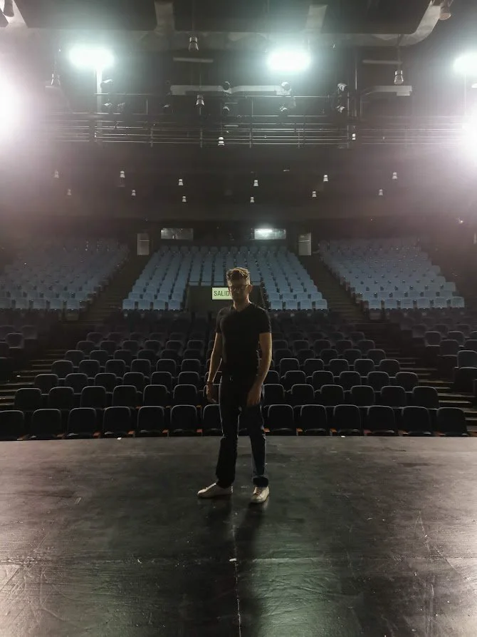 Maquillaje Teatral: Claves para destacar en escena sin perder al personaje