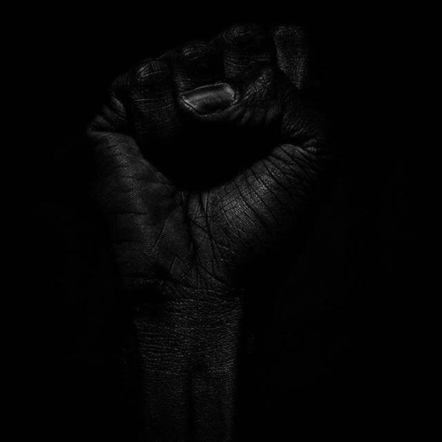 I won't forget the morning I opened my phone and finally watched the video where George Floyd's life ended. Sometimes words can't describe how you feel. I just cried...
.
Life was already flipped upside down and then it got crazier. Crazy for a reazo