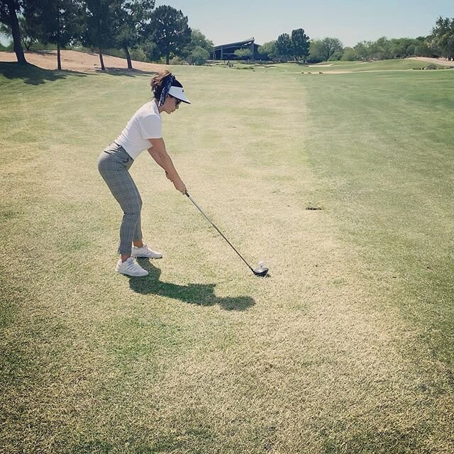 It&rsquo;s a golf/baseball blend. Very unique skill to master 💁🏻&zwj;♀️😜 &bull;
&bull;
&bull;
#golf #tpc #tpcscottsdale #champion #course #phoenixopen #wastemanagementopen #golfcourse #az #scottsdale #scottsdaleaz #phoenix #nike #arizona #nikegolf