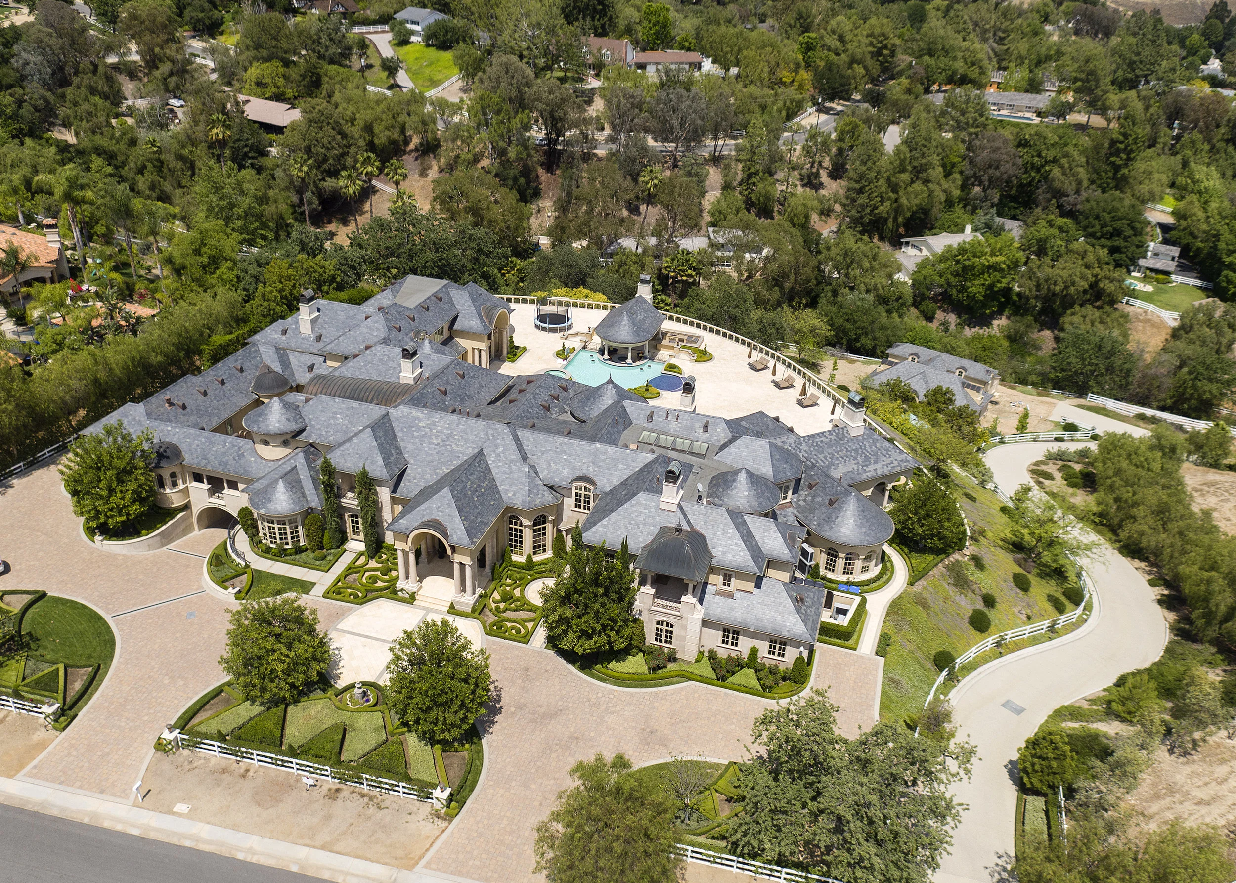25220WalkerRoad_34.jpg