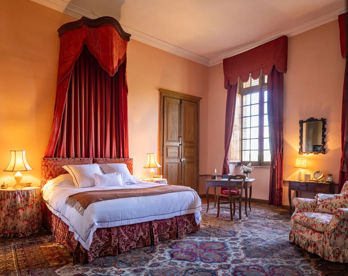 Online 12 - Int Renaissance Bed JS 0187 - Por.jpg