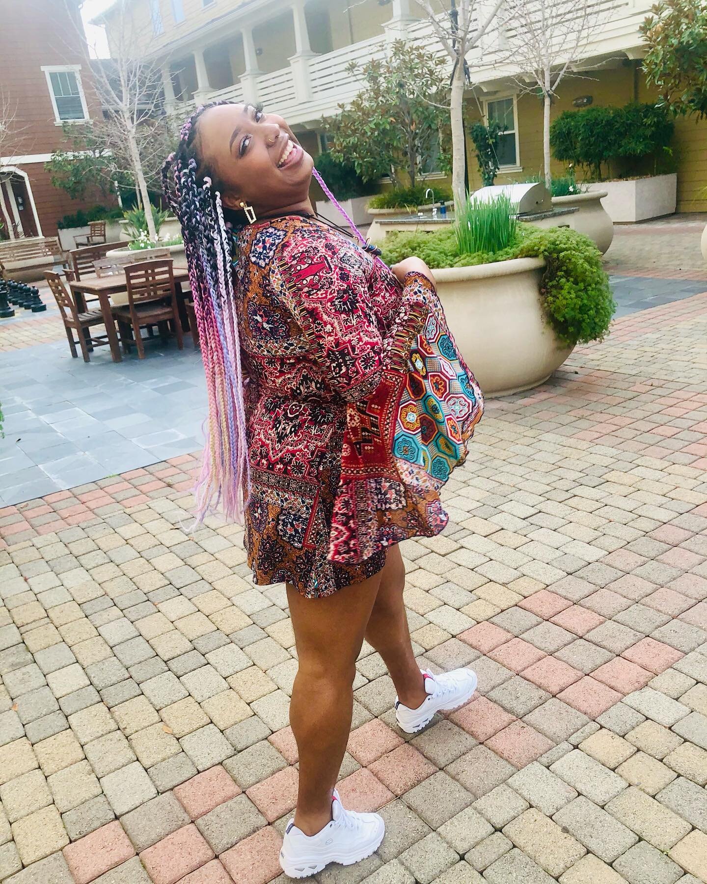 shedding that old skin for the true Self to come through ✨✨✨ no more hiding baby
.
.
#serpentenergy #serpentanddove #shakti #kingcobra #nothingwrongwithyou