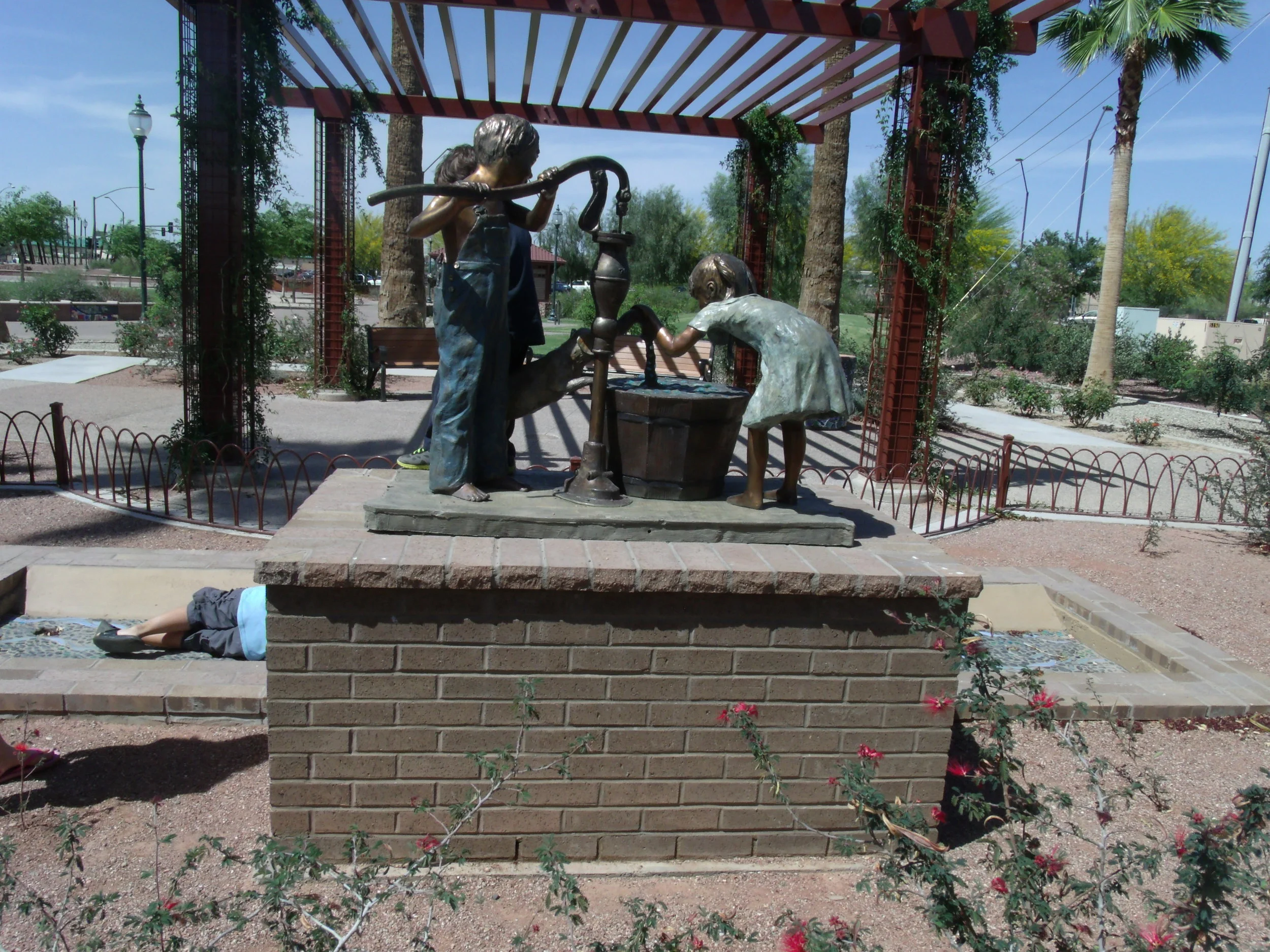Statue: "Peoria Town Well 1889