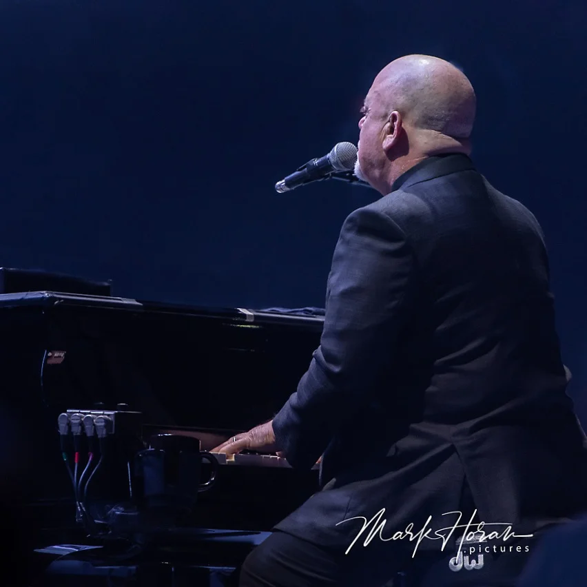 Setlist:Big ShotMiami 2017 (Seen the Lights Go Out on Broadway)Summer, Highland FallsThe EntertainerAll for LeynaZanzibarViennaLayla (Derek and the Dominos&nbsp;cover)Movin’ OutNew York State of MindDon’t Ask Me WhyAnd So It GoesAllentownAll About S…