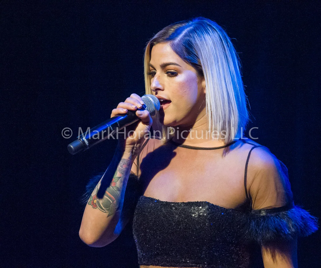 Cassadee Pope 