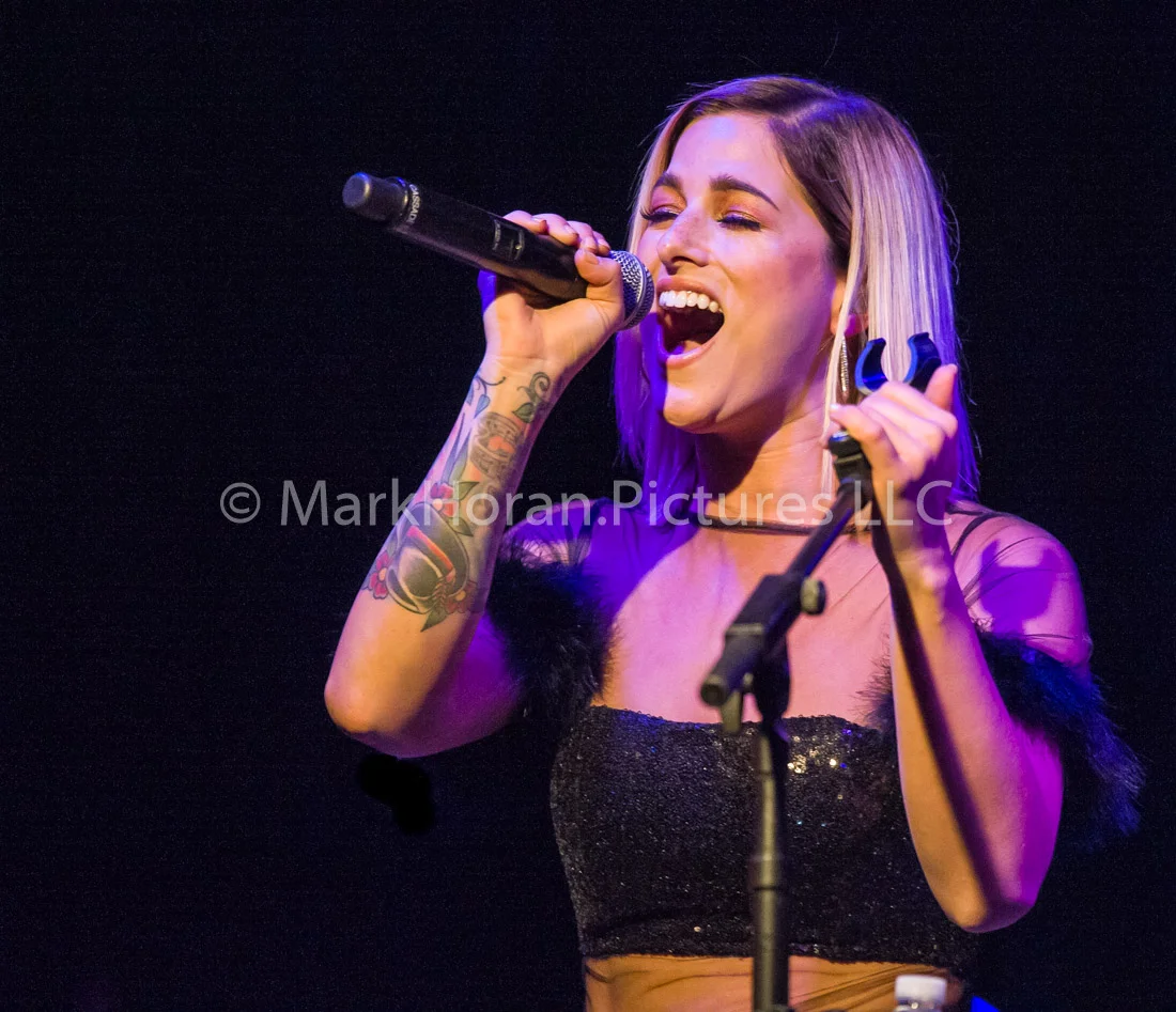 Cassadee Pope 