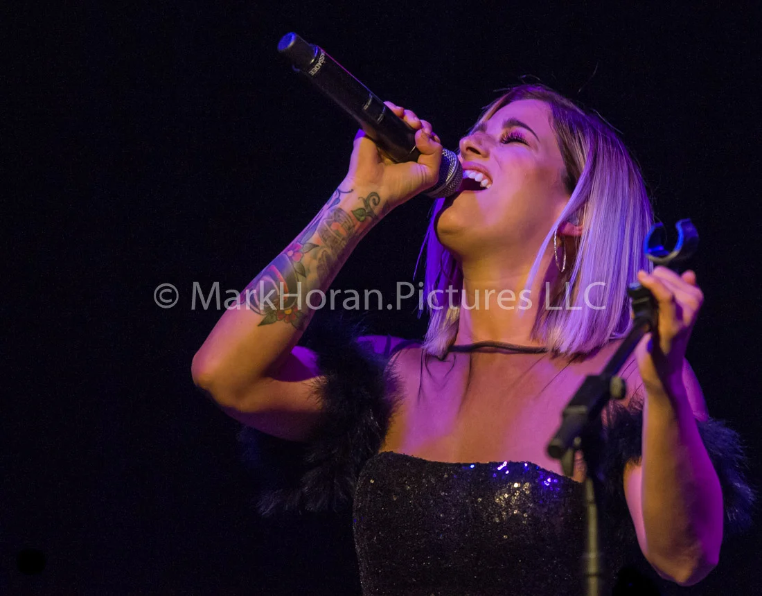 Cassadee Pope 