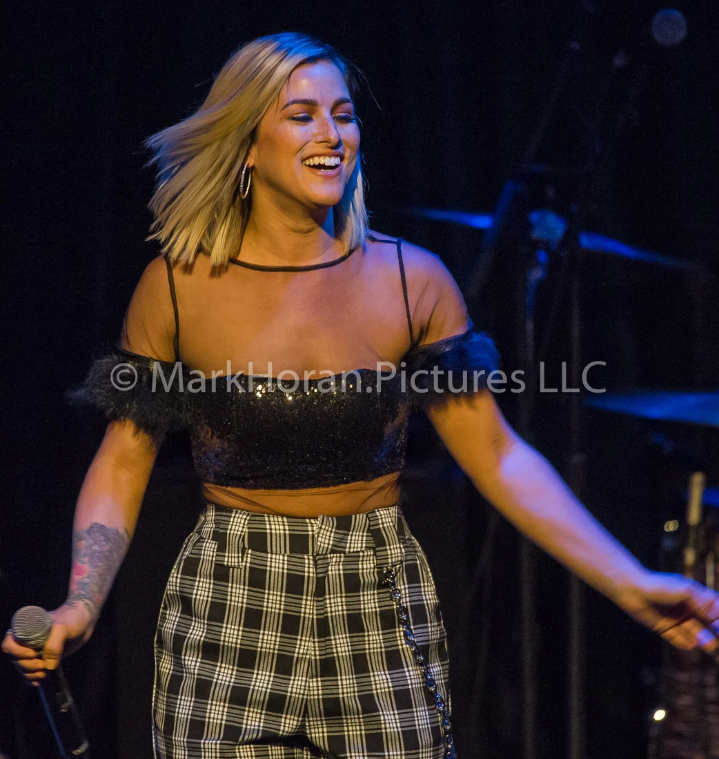 Cassadee Pope 