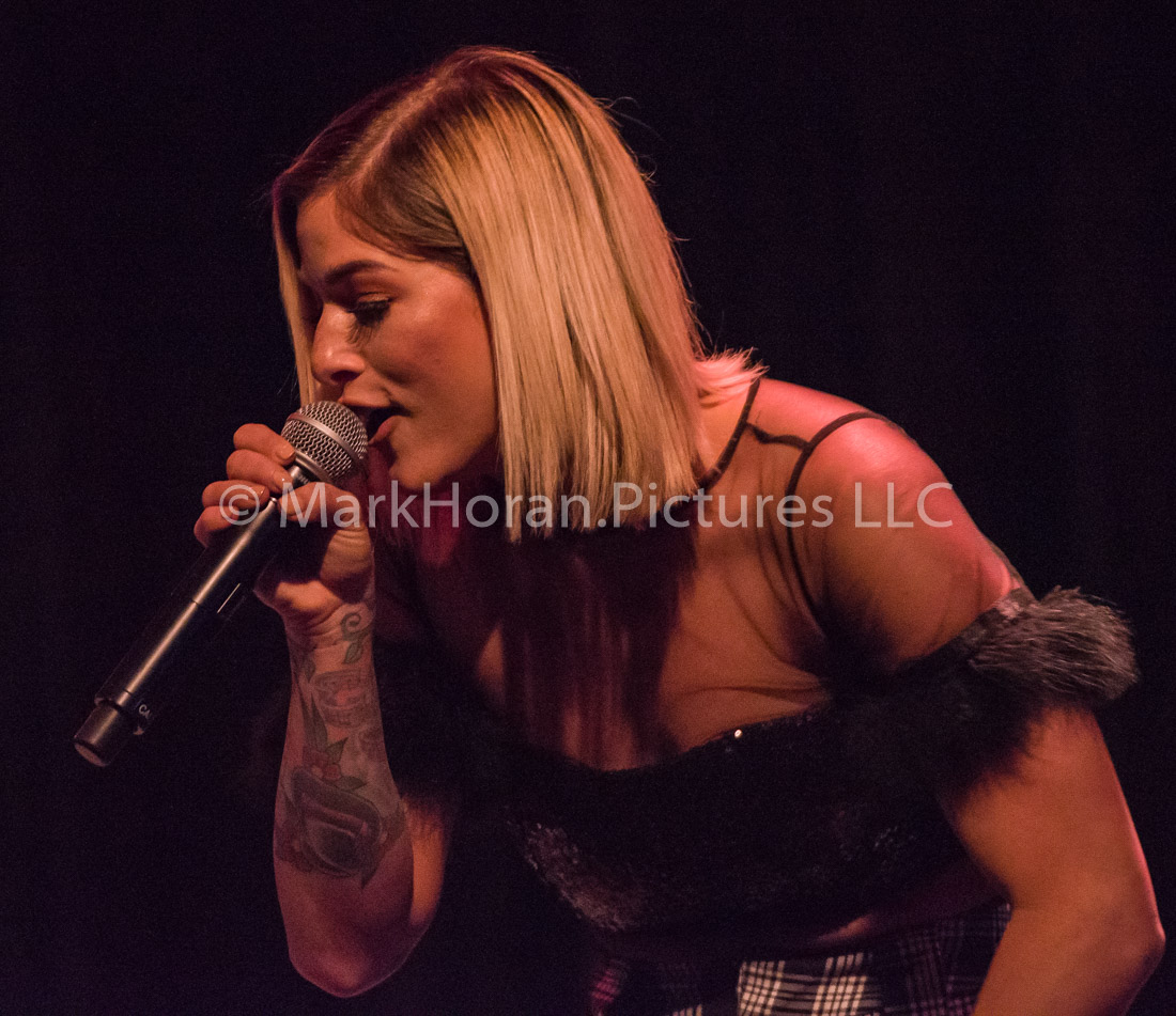 Cassadee Pope 