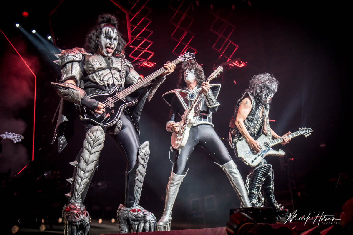Kiss
