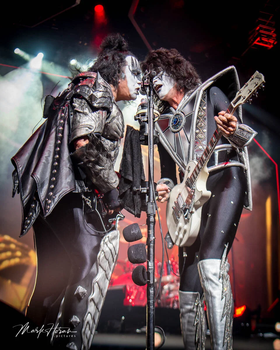 Kiss