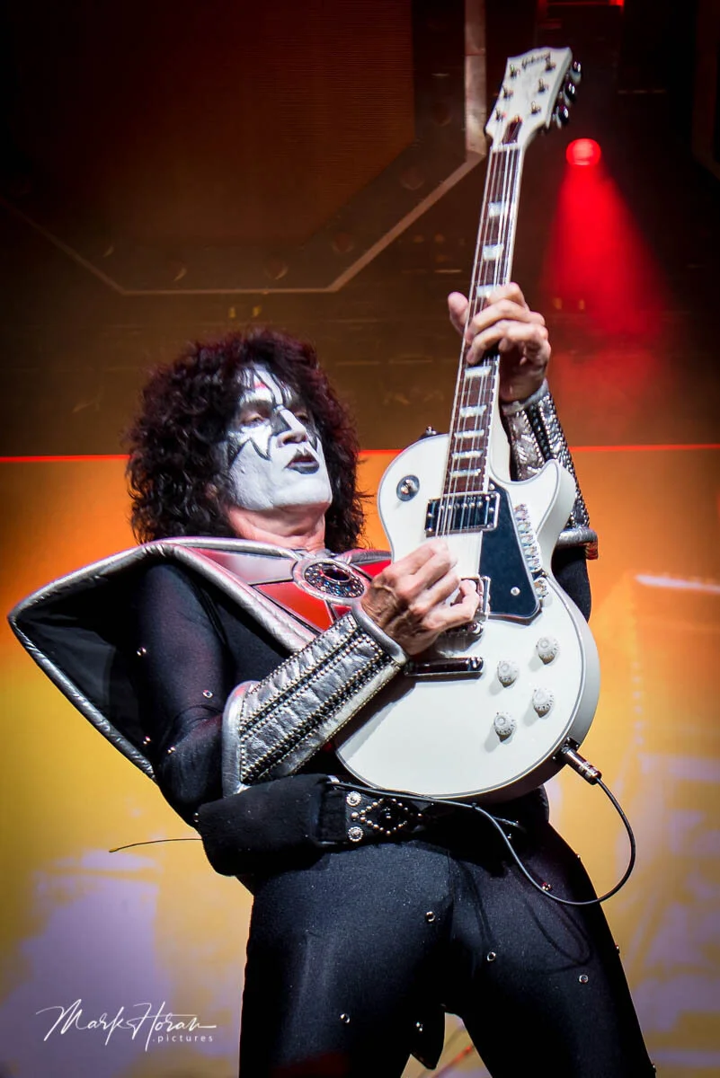 Kiss