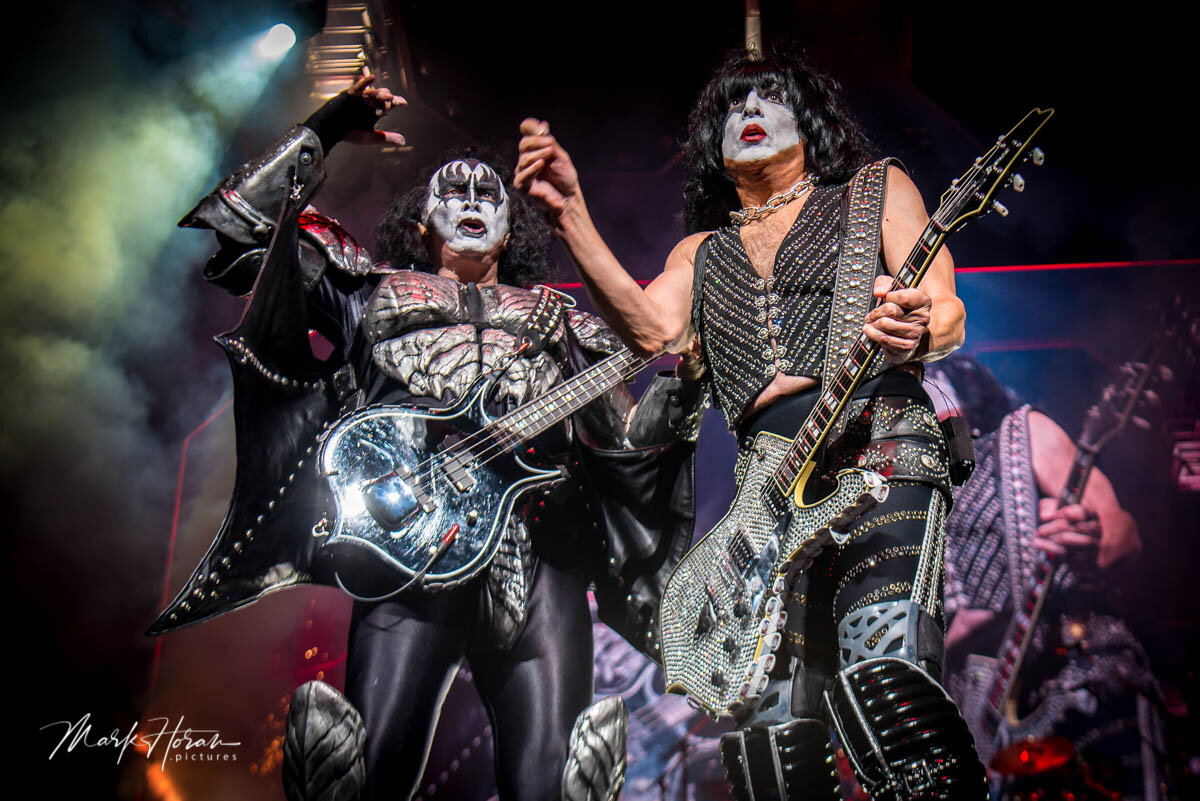 Kiss