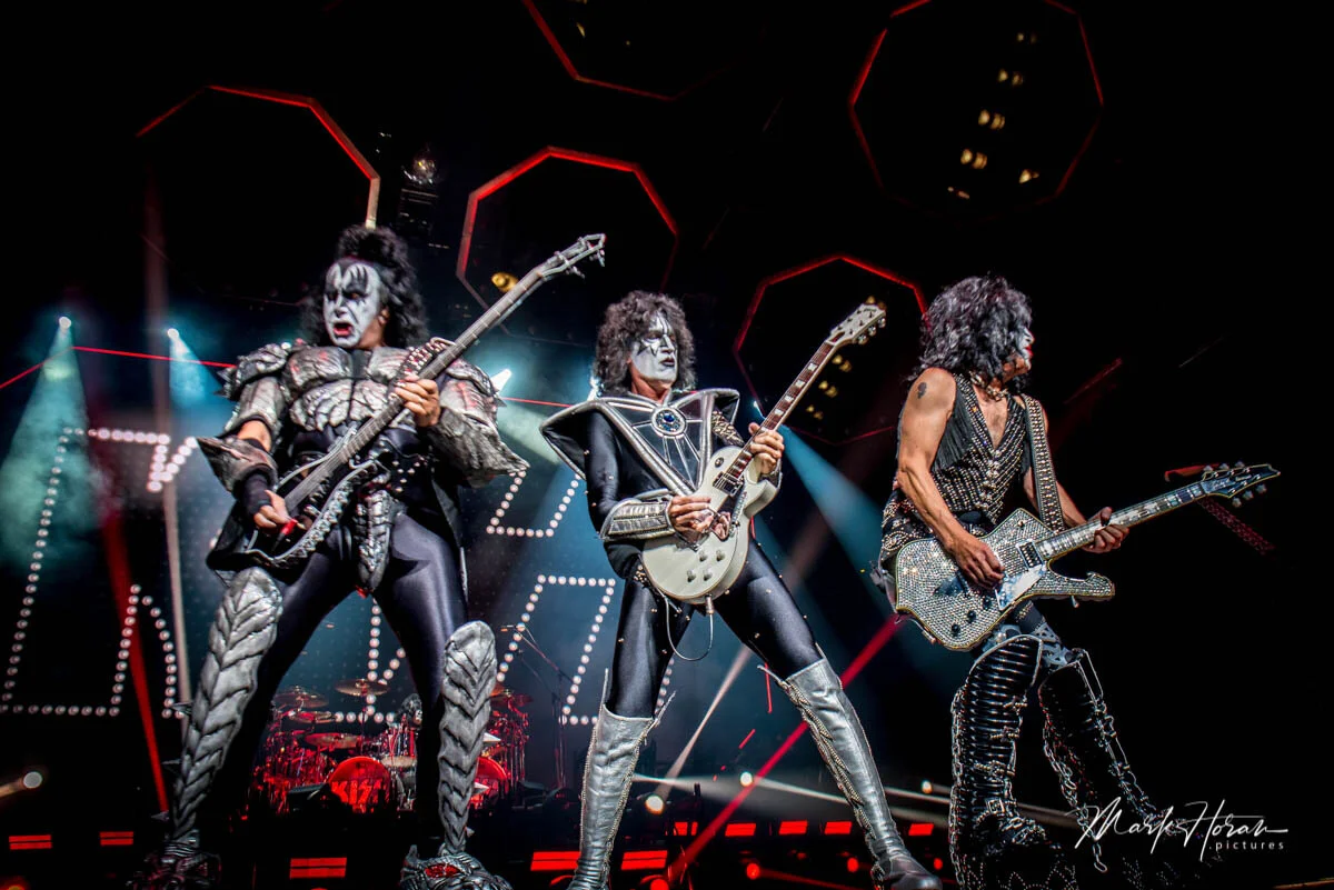Kiss