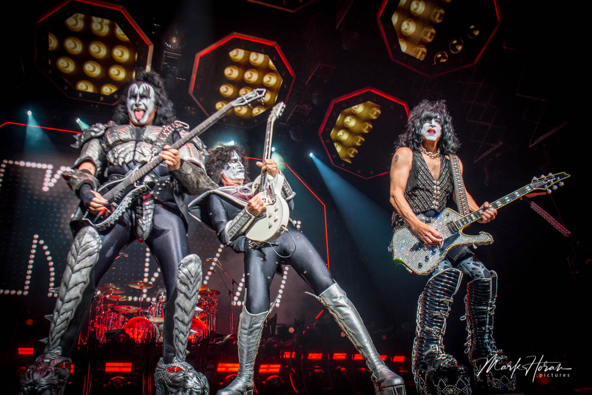 Kiss