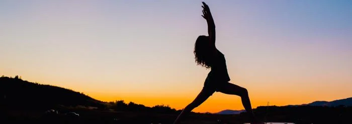 info_uploads_heart-opening-yoga-main-image_700x247_1548715634.jpg