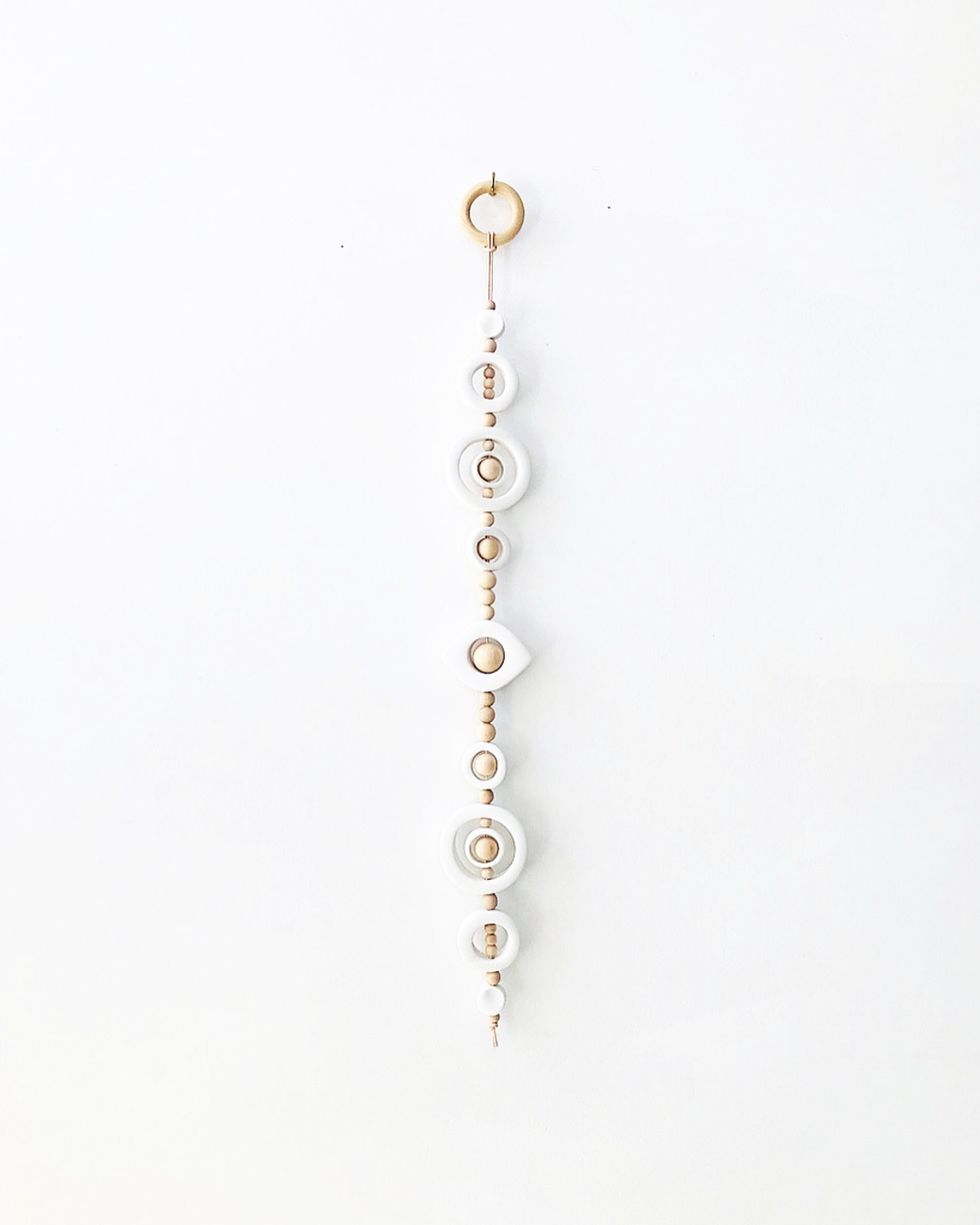 ojomedio_wallhanging_westperro2.png