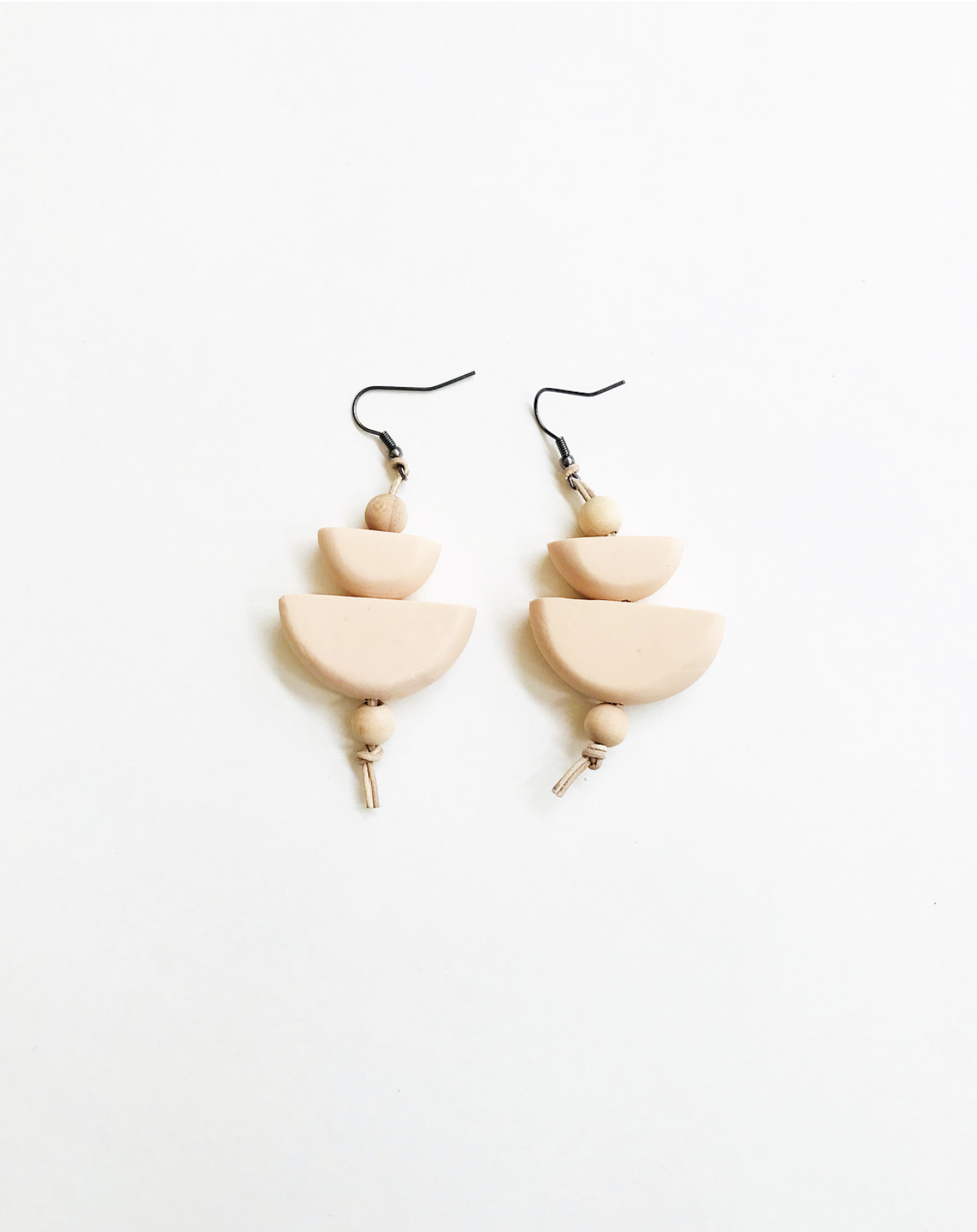 earrings_westperro_mioracle_paintedbluff2.png