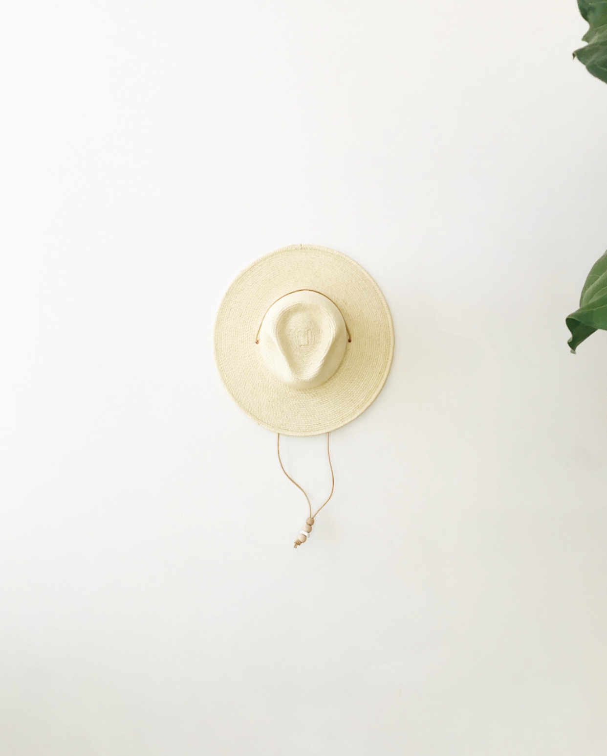Little Desert Sun Hat - Natural Guatemalan Palm — West Perro display picture 3