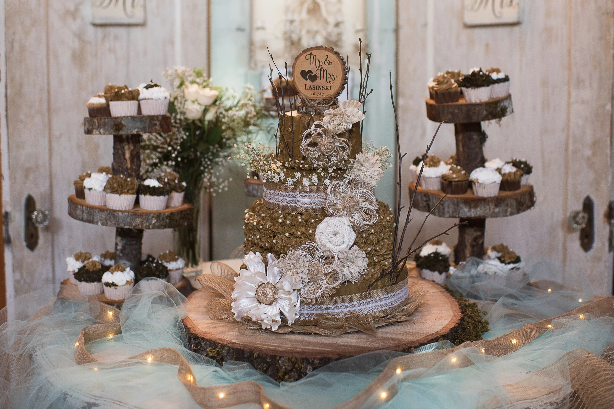 10 Wedding Traditions That Have Stood the Test of Time