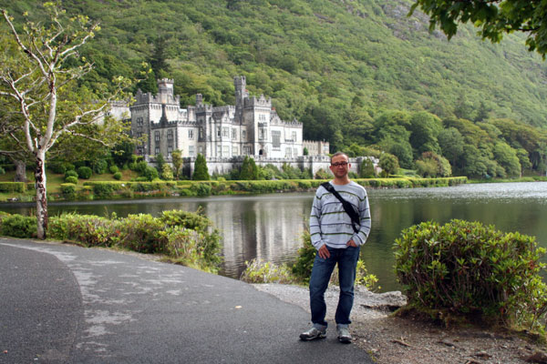 Galway-KylemoreAbbey1.jpg