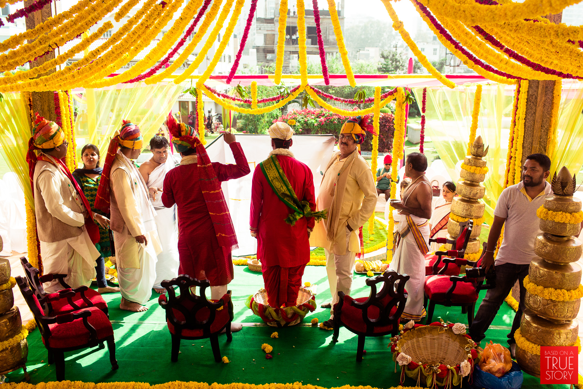 candid-wedding-photographers-bangalore-0042.jpg