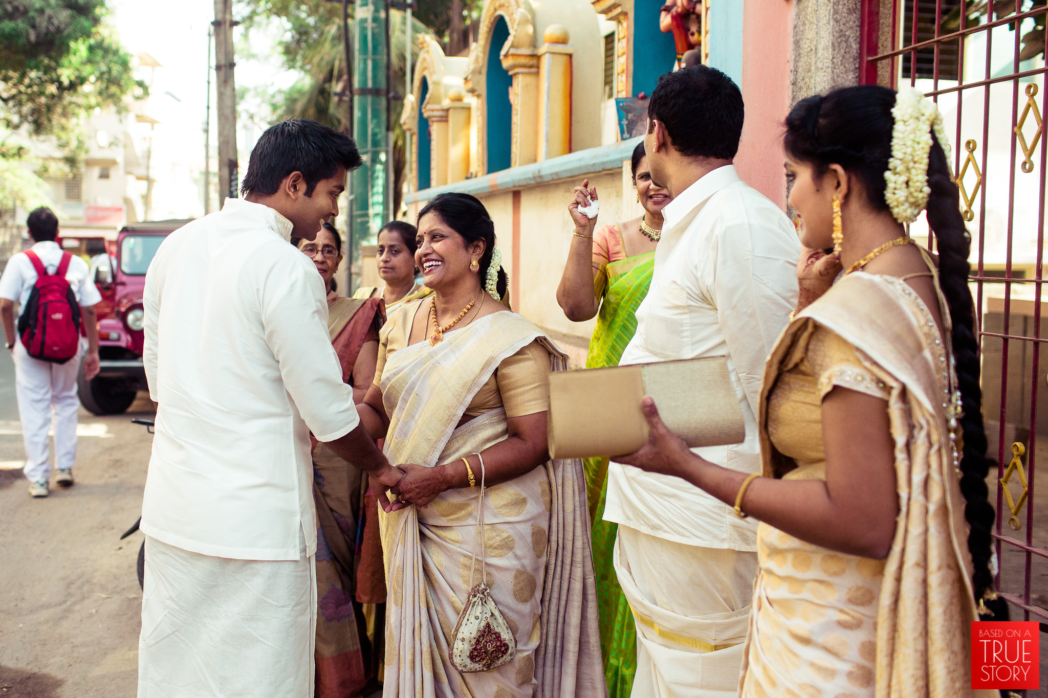 candid-wedding-photographers-bangalore-0030.jpg