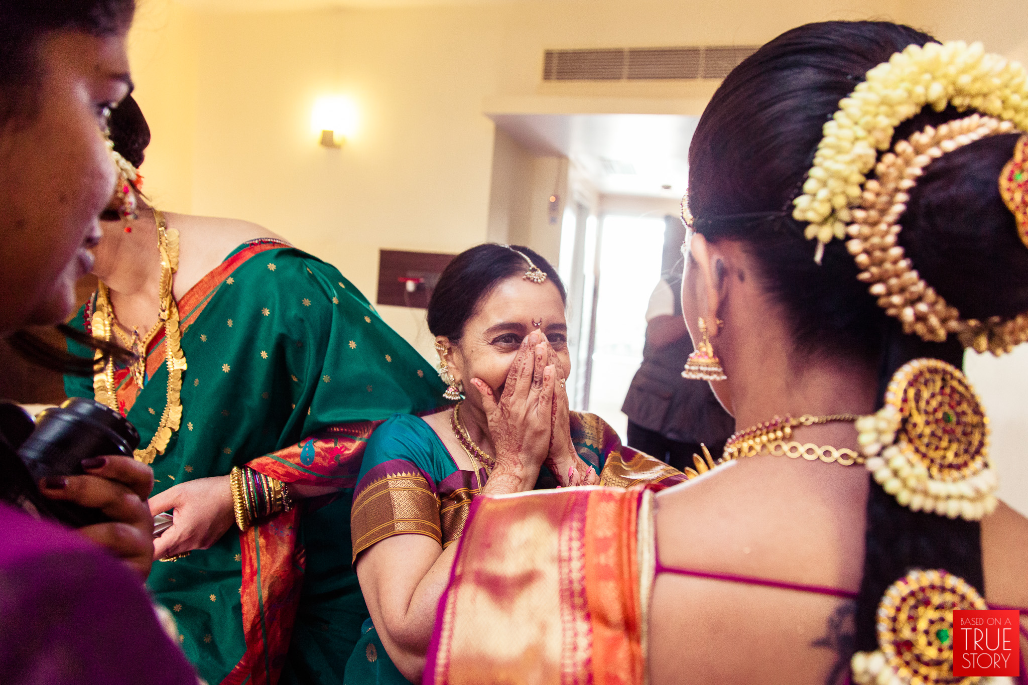 candid-wedding-photographers-bangalore-0033.jpg
