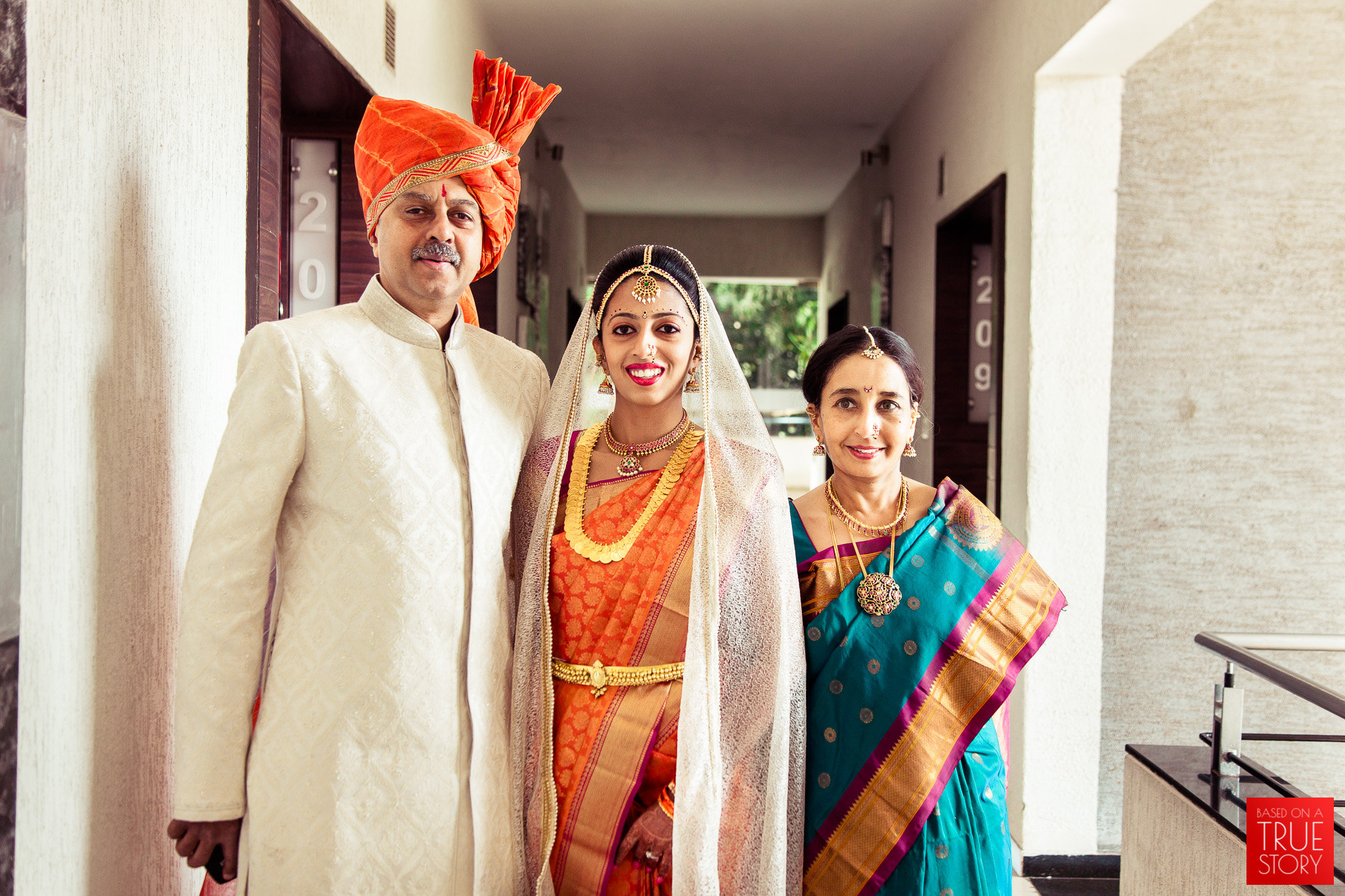 candid-wedding-photographers-bangalore-0035.jpg
