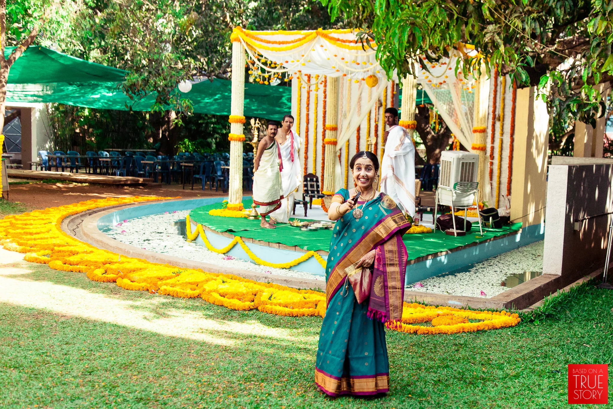 candid-wedding-photographers-bangalore-0039.jpg