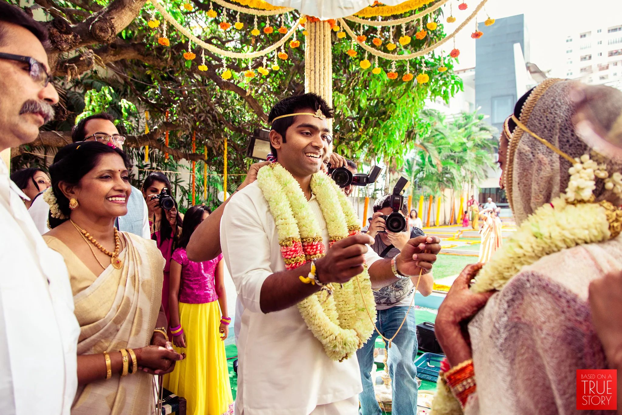 candid-wedding-photographers-bangalore-0051.jpg