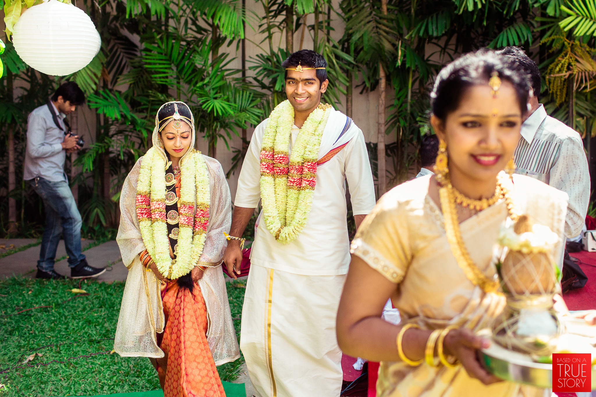 candid-wedding-photographers-bangalore-0060.jpg