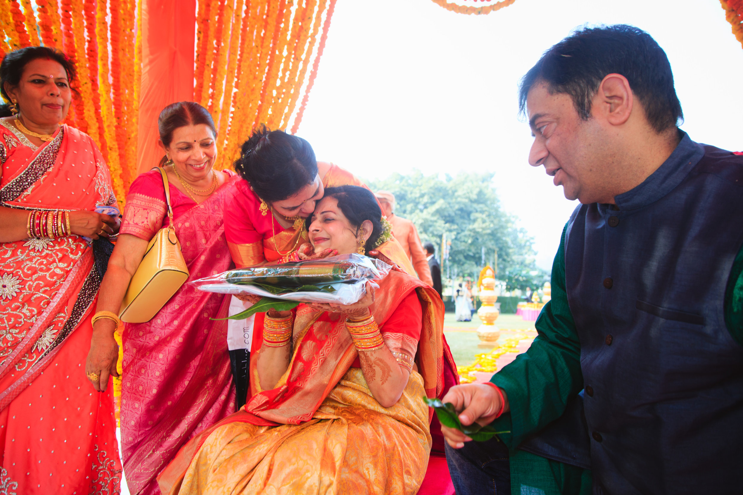 candid-wedding-photographers-lucknow-0058.jpg